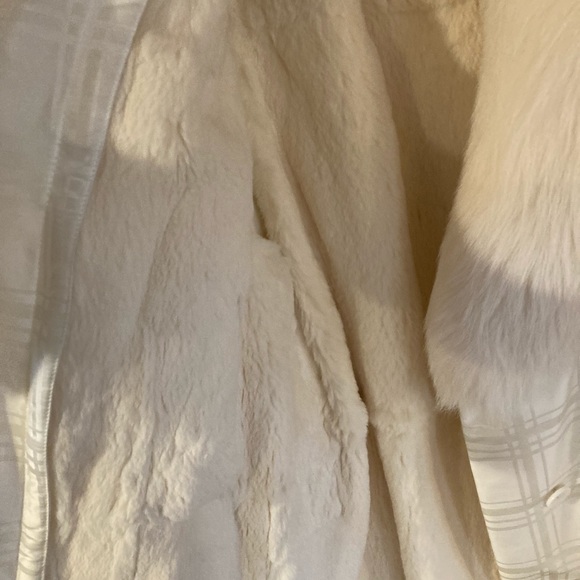White coat with fox fur collar and cuffs with rabbit lining - Picture 5 of 9